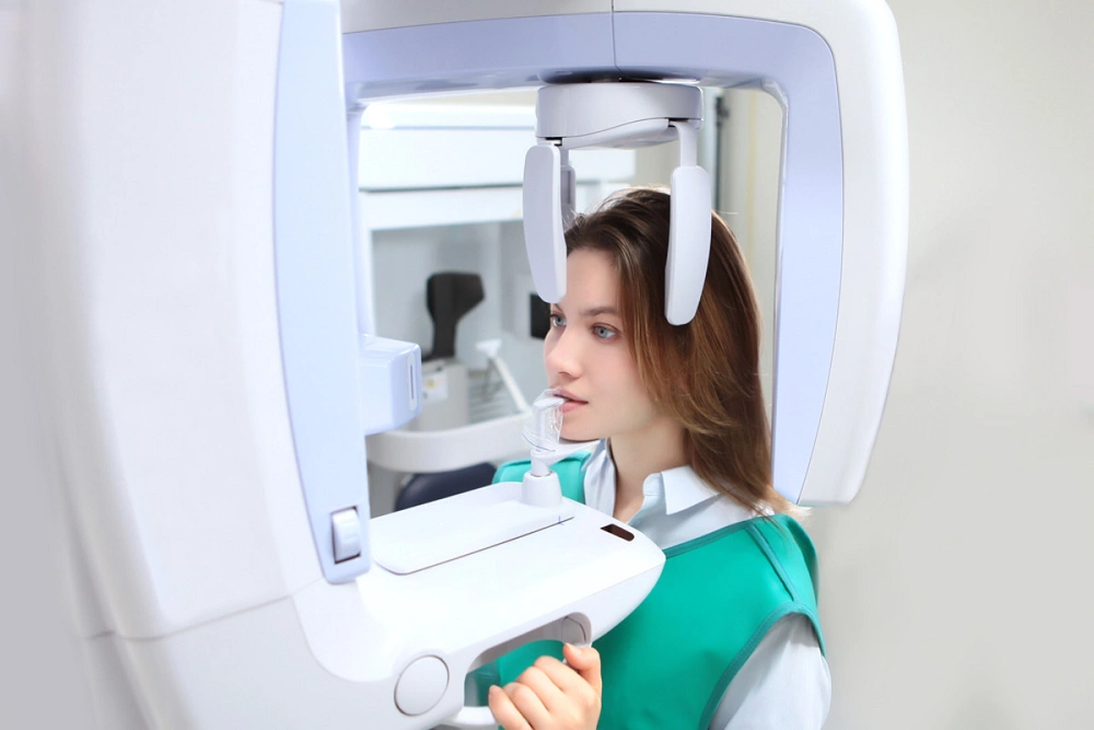 رادیوگرافی پری اپیکال: راهنمای کامل تصویربرداری دندان‌ها از پایه تا تاج